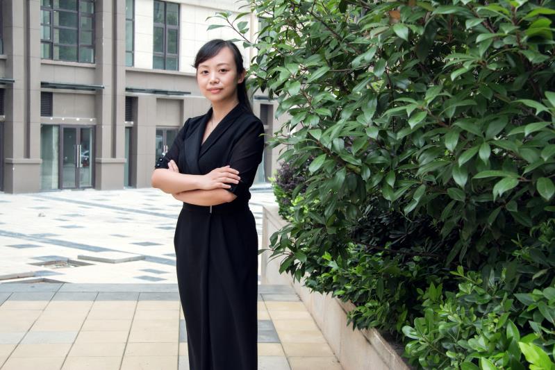 二,主讲老师:市房管局法律顾问,湖北万泽律师事务所周静雯律师